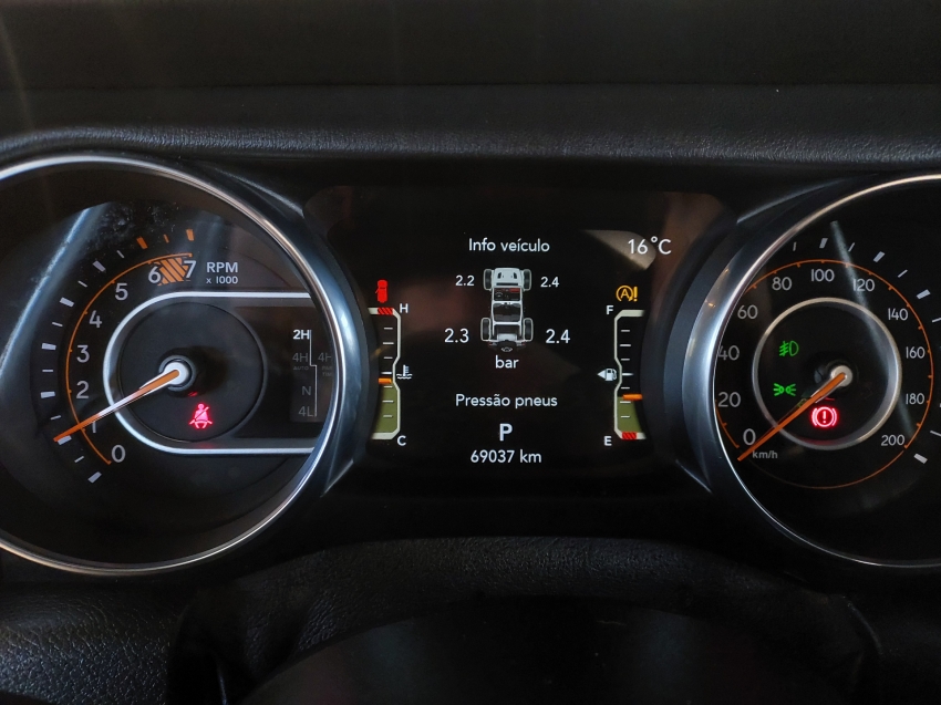 jeep wrangler 2.0 turbo gasolina unlimited overland 4p 4x4 at8 automatico 2021
