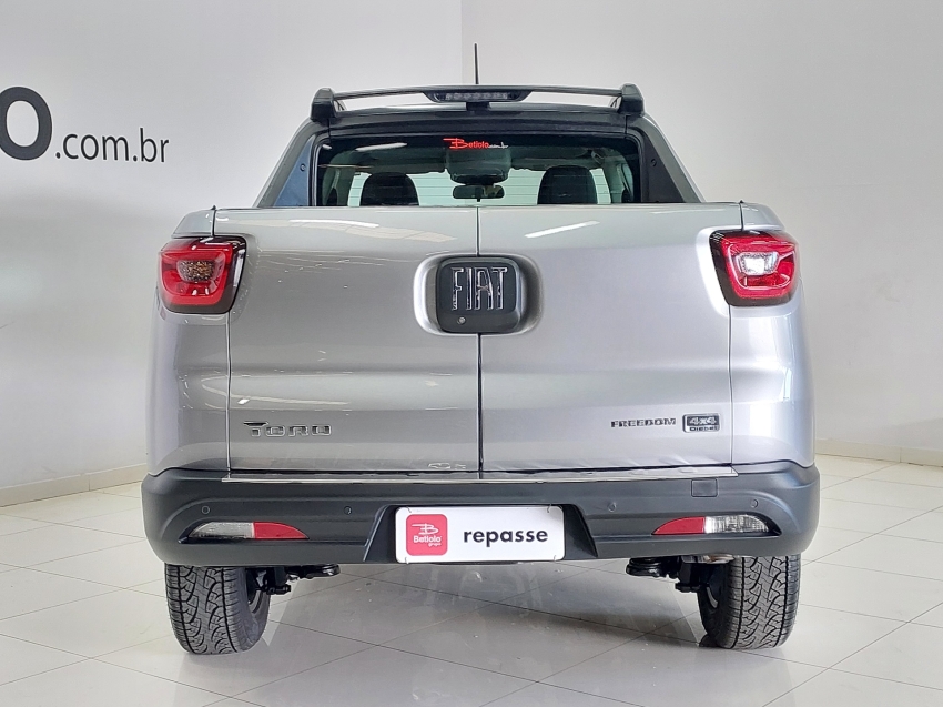 fiat toro 2.0 16v turbo diesel freedom 4wd at9 4p automatico 2022