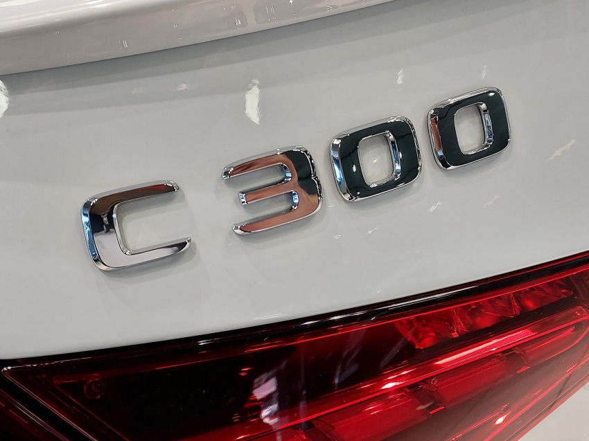 mercedes-benz c 300 2.0 eq boost hibrido amg line 9g-tronic 4p automatico 2024