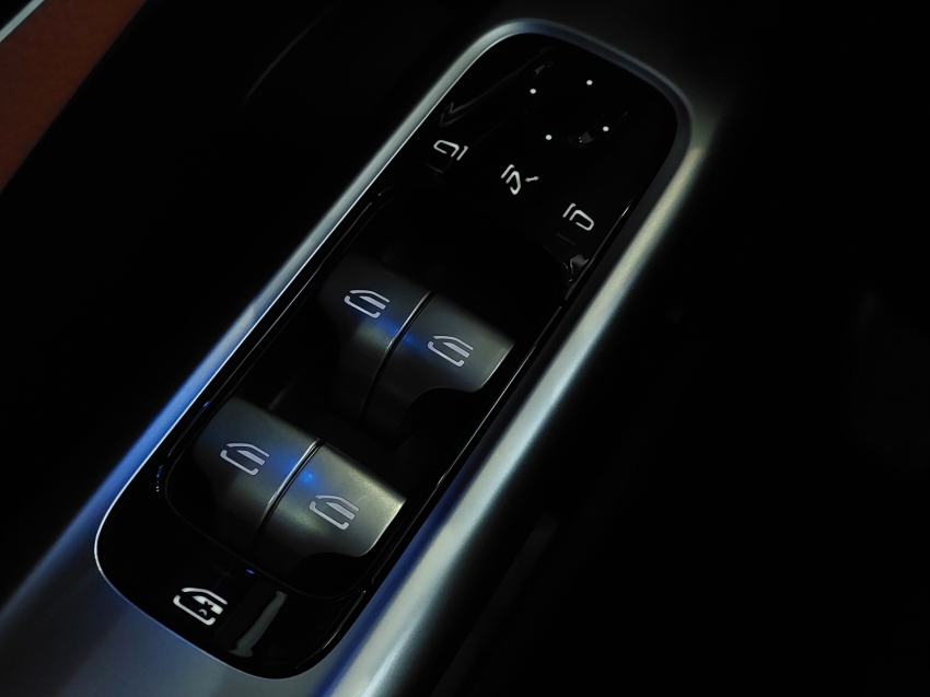 mercedes-benz c 300 2.0 eq boost hibrido amg line 9g-tronic 4p automatico 2024