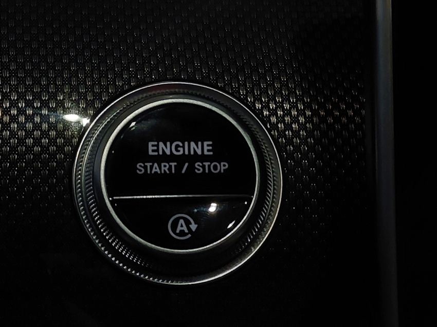 mercedes-benz c 300 2.0 eq boost hibrido amg line 9g-tronic 4p automatico 2024