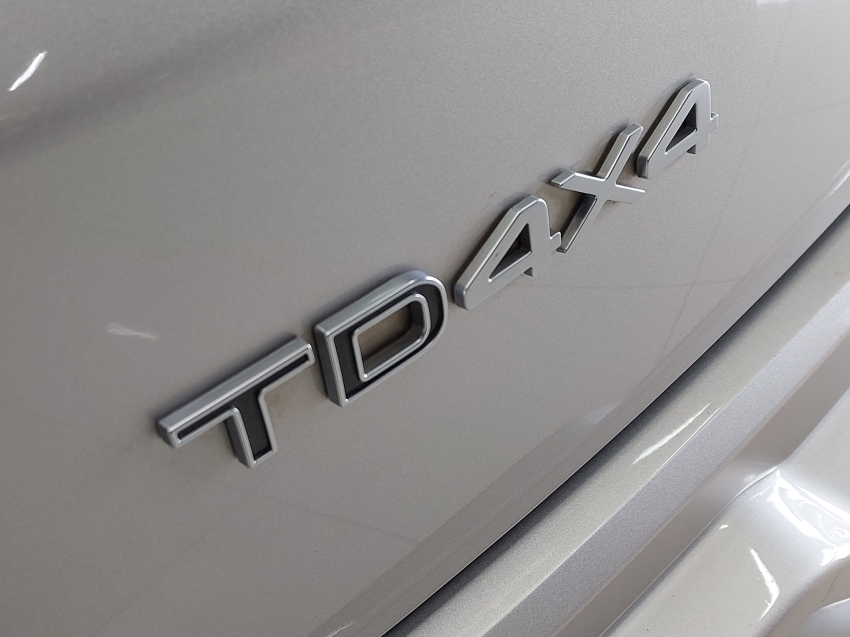 jeep commander 2.0 td380 turbo diesel overland at9 4p automatico 2022