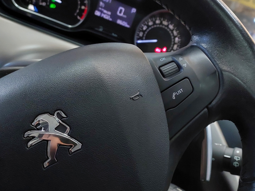 peugeot 208 1.6 griffe 16v flex 4p automatico 2017