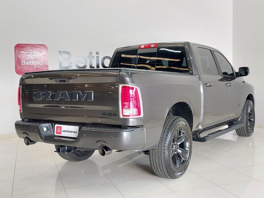 ram classic 5.7 v8 gasolina laramie night edition cd 4x4 automatico 4p 2023