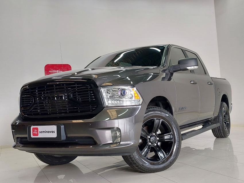 ram classic 5.7 v8 gasolina laramie night edition cd 4x4 automatico 4p 2023