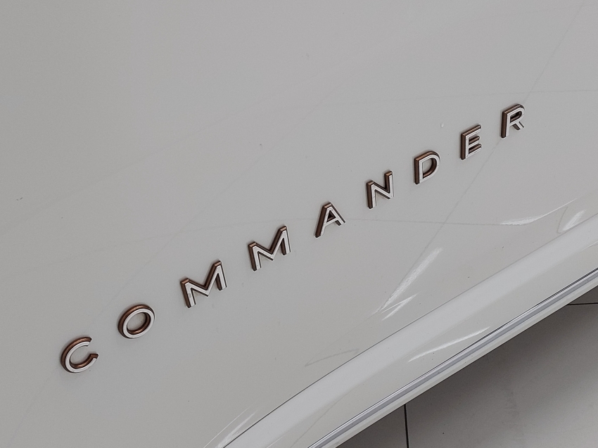 jeep commander 2.0 td380 turbo diesel overland at9 4p automatico 2025