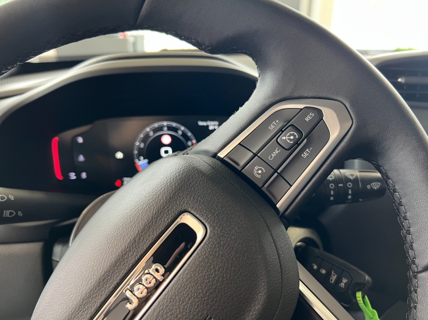 jeep renegade 1.3 t270 turbo flex longitude at6 4p automatico 2025