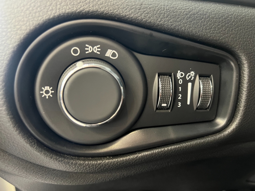 jeep renegade 1.3 t270 turbo flex longitude at6 4p automatico 2025