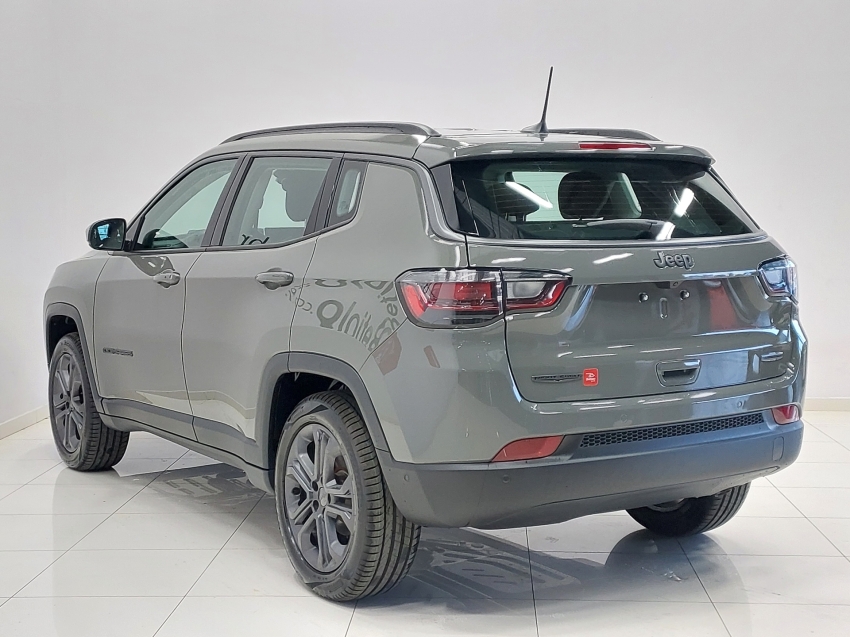 jeep compass longitude night eagle 1.3 t270 2025 gasolina automatico