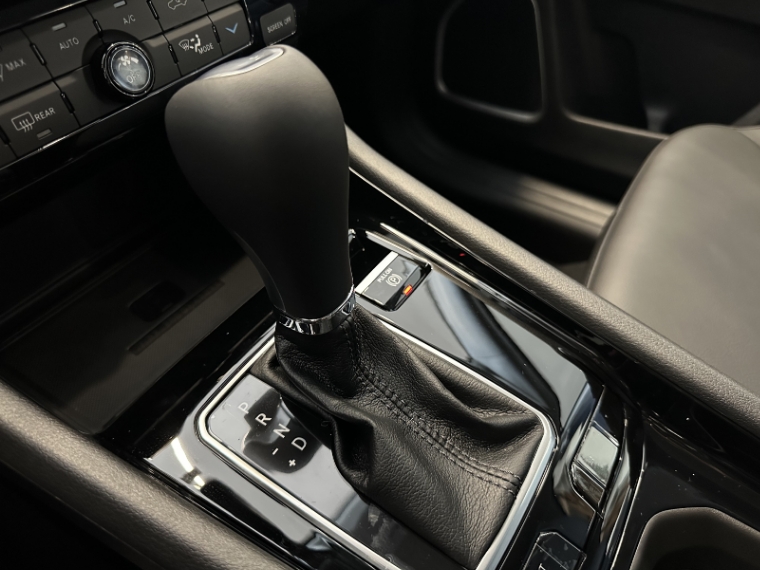 jeep compass longitude 1.3 t270 2025 gasolina automatico14