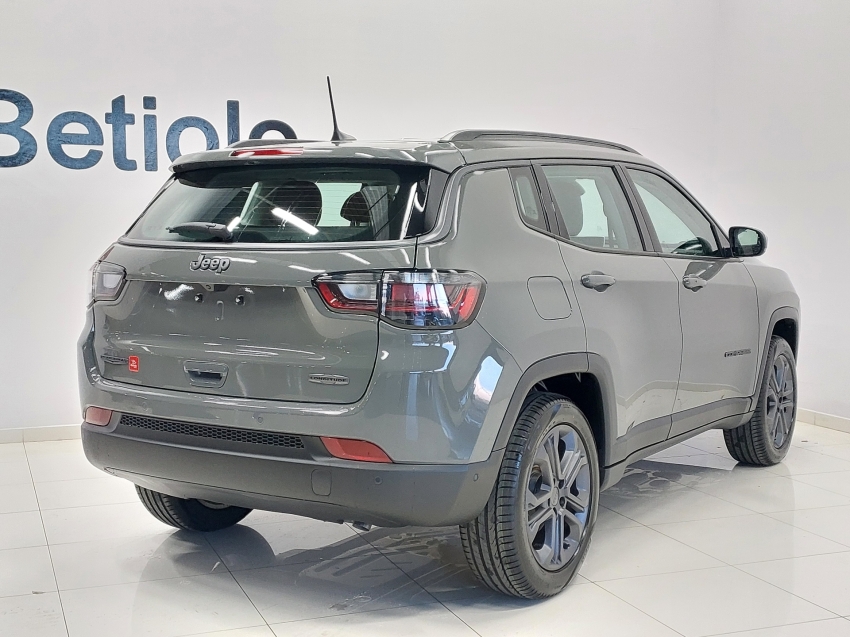 jeep compass longitude night eagle 1.3 t270 2025 gasolina automatico