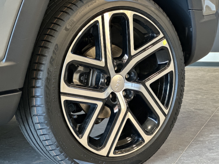 jeep compass longitude 1.3 t270 2025 gasolina automatico18