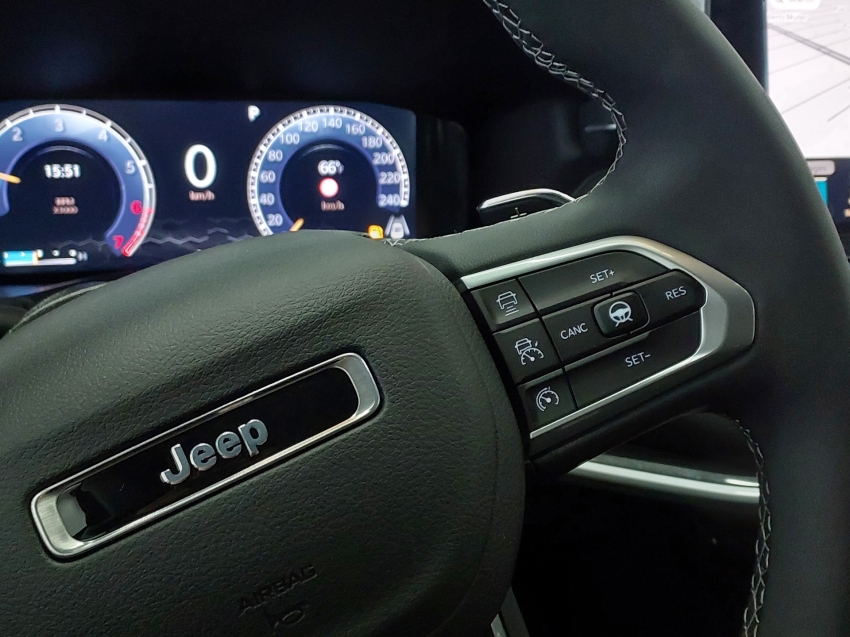 jeep commander 1.3 t270 turbo flex longitude at6 4p automatico 2025