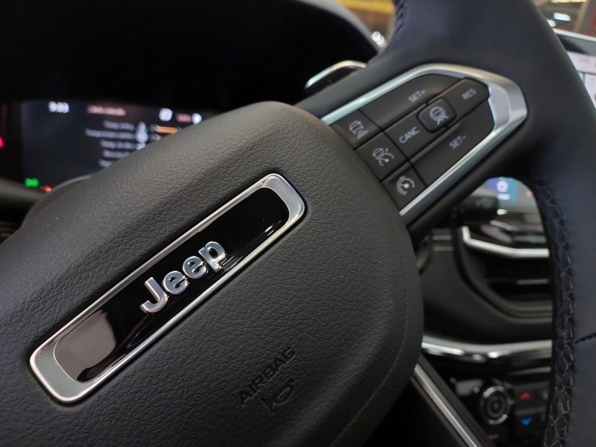 jeep compass 2.0 hurricane 4 turbo gasolina blackhawk at9 4p automatico 2025