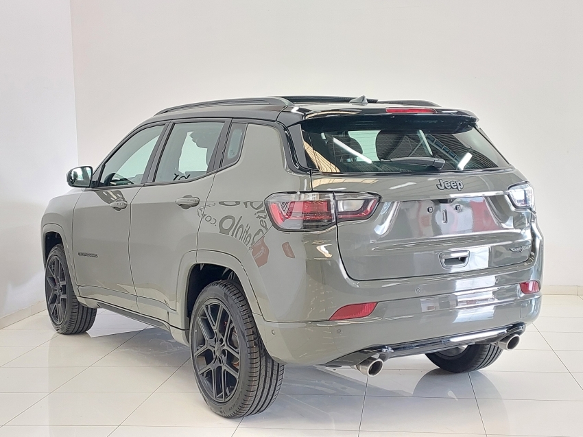 jeep compass 2.0 hurricane 4 turbo gasolina blackhawk at9 4p automatico 2025