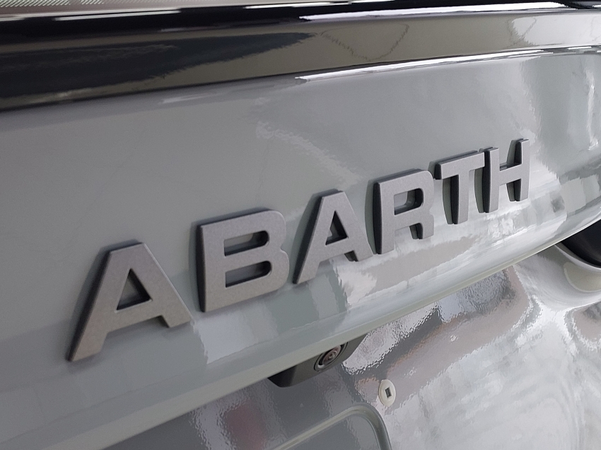 fiat fastback 1.3 turbo 270 flex abarth at6 4p automatico 2025 fiat fastback 1.3 turbo 270 flex abarth at6 4p automatico 2025