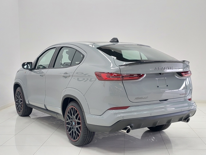 fiat fastback 1.3 turbo 270 flex abarth at6 4p automatico 2025 fiat fastback 1.3 turbo 270 flex abarth at6 4p automatico 2025