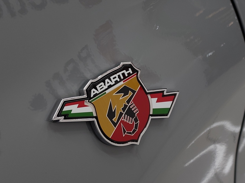 fiat fastback 1.3 turbo 270 flex abarth at6 4p automatico 2025 fiat fastback 1.3 turbo 270 flex abarth at6 4p automatico 2025