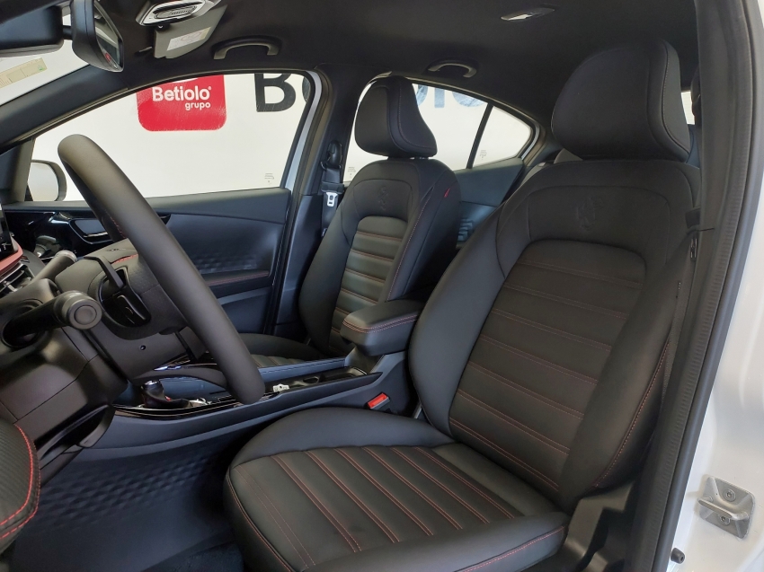 fiat fastback 1.3 turbo 270 flex abarth at6 4p automatico 2025 fiat fastback 1.3 turbo 270 flex abarth at6 4p automatico 2025