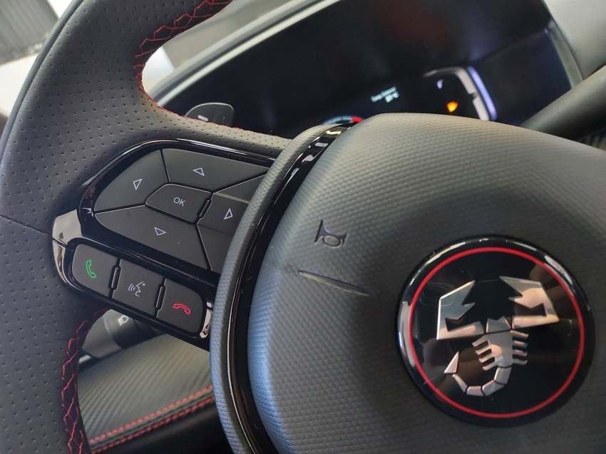 fiat fastback 1.3 turbo 270 flex abarth at6 4p automatico 2025 fiat fastback 1.3 turbo 270 flex abarth at6 4p automatico 2025