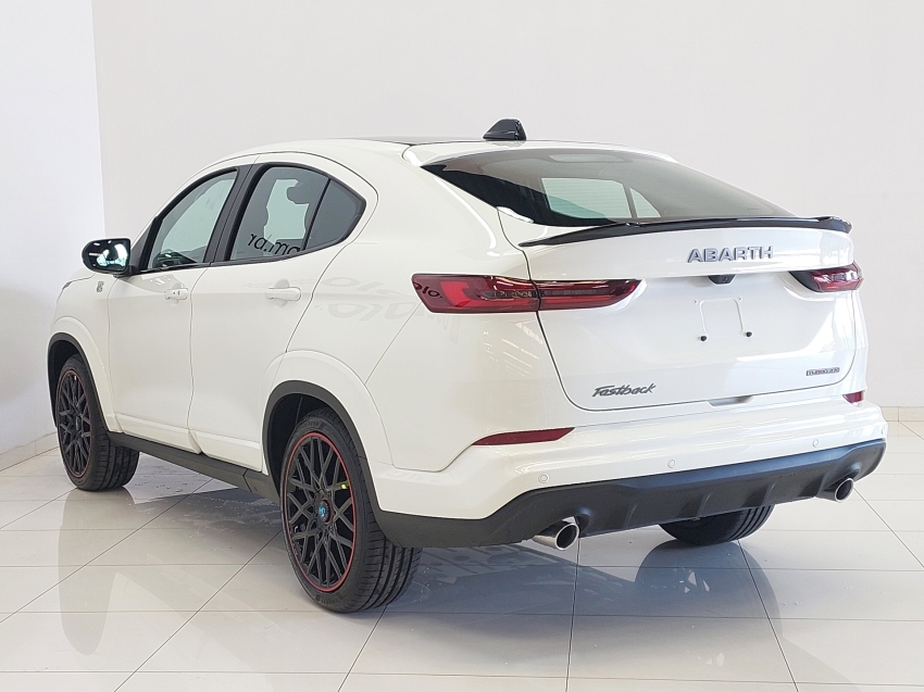fiat fastback 1.3 turbo 270 flex abarth at6 4p automatico 2025 fiat fastback 1.3 turbo 270 flex abarth at6 4p automatico 2025