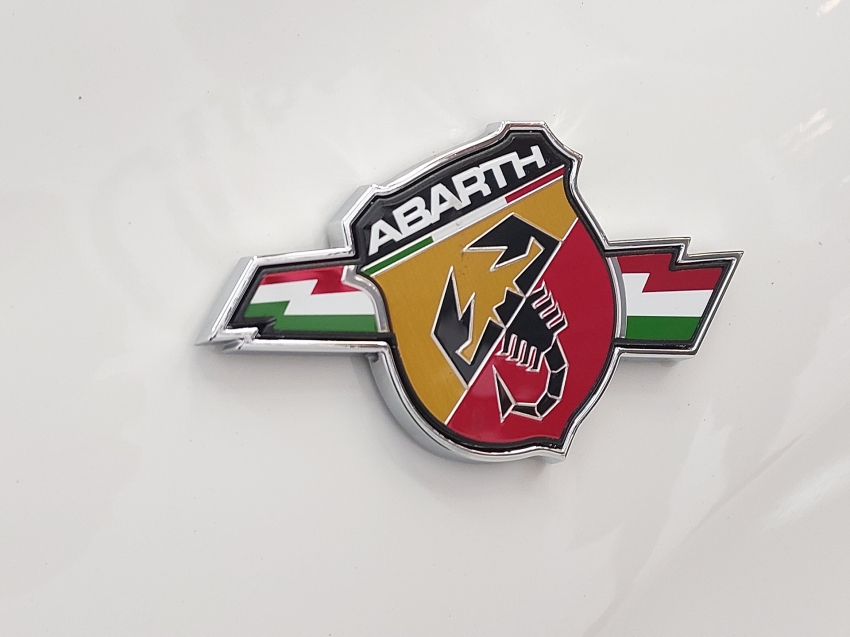 fiat fastback 1.3 turbo 270 flex abarth at6 4p automatico 2025 fiat fastback 1.3 turbo 270 flex abarth at6 4p automatico 2025