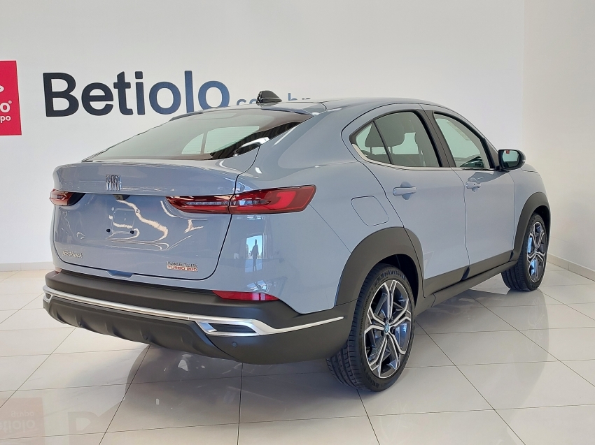 fiat fastback 1.0 turbo 200 impetus hybrid cvt hibrido 4p automatico 2025