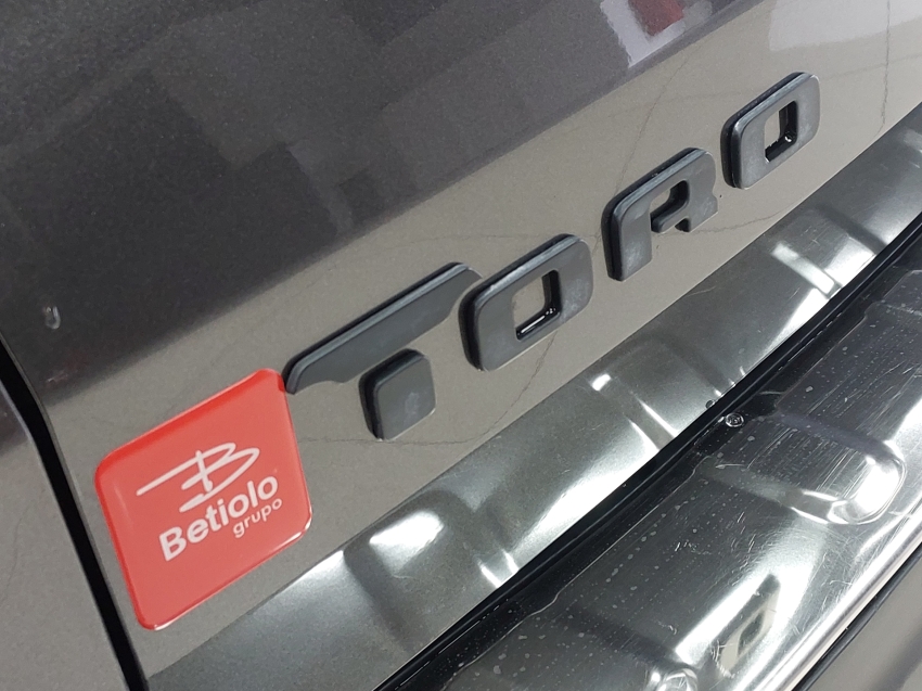 fiat toro 1.3 turbo 270 flex volcano at6 4p automatico 2024