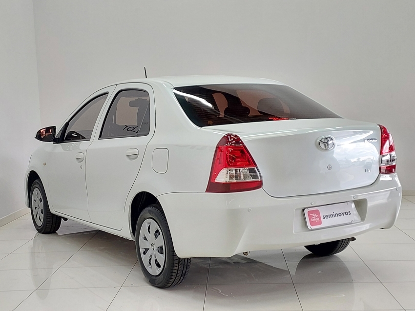 toyota etios 1.5 x sedan 16v flex 4p manual 2021