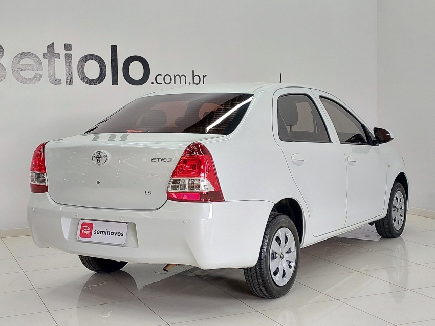 toyota etios 1.5 x sedan 16v flex 4p manual 2021