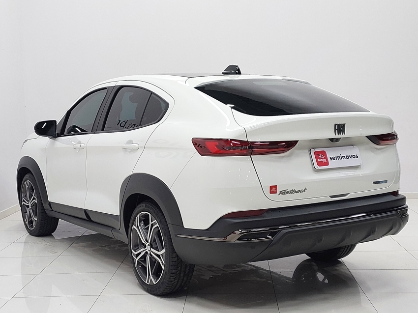 fiat fastback 1.0 turbo 200 hybrid impetus cvt hibrido 4p automatico 2025