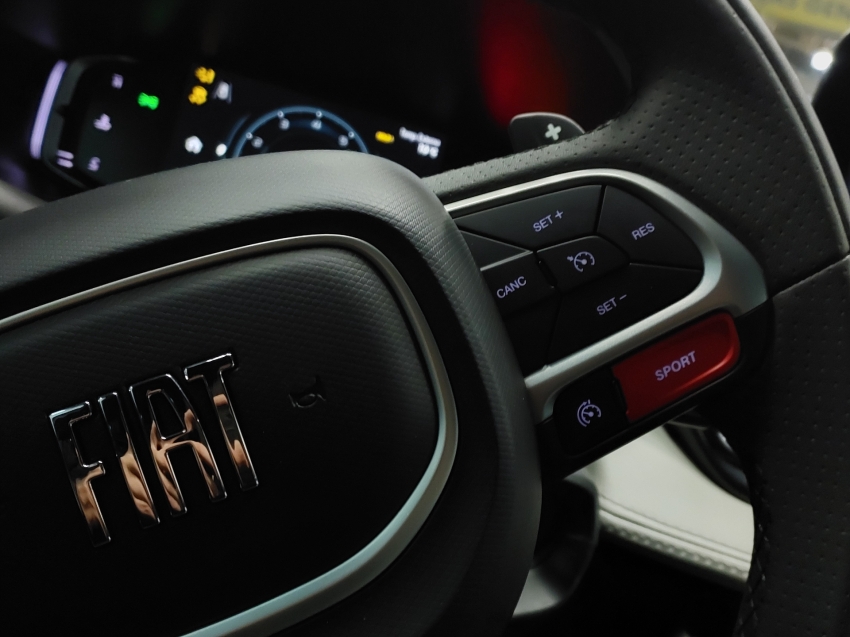 fiat fastback 1.0 turbo 200 hybrid impetus cvt hibrido 4p automatico 2025