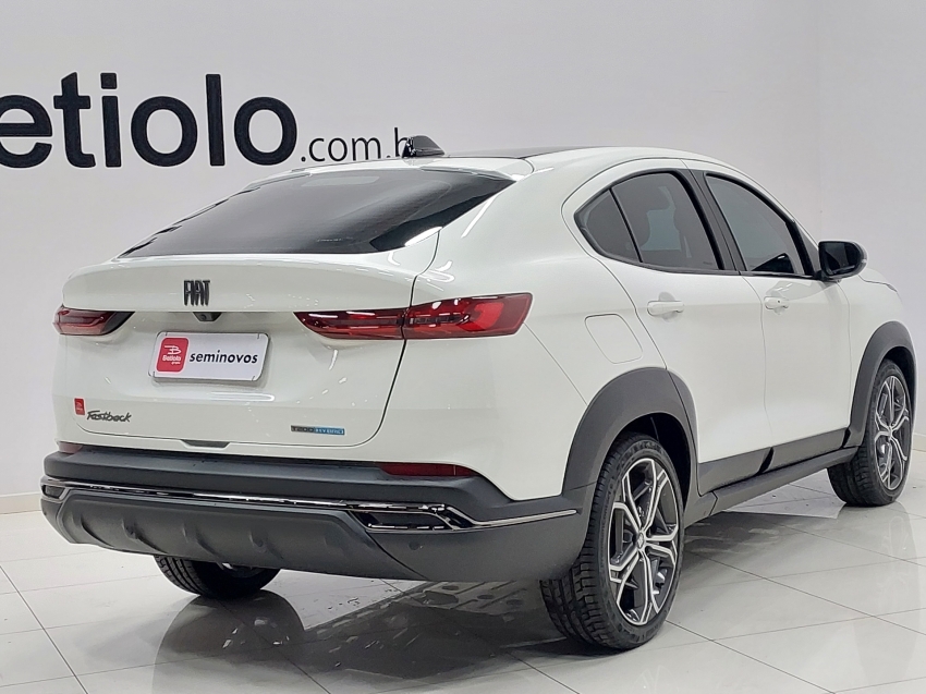 fiat fastback 1.0 turbo 200 hybrid impetus cvt hibrido 4p automatico 2025