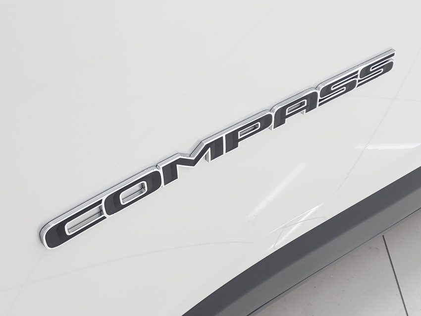 jeep compass 1.3 t270 turbo flex longitude at6 4p automatico 2025