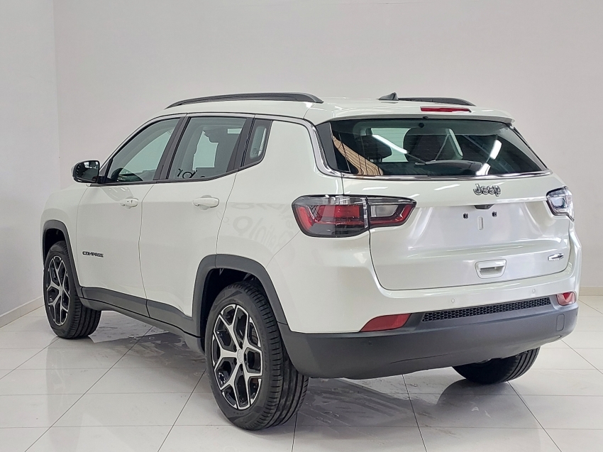 jeep compass 1.3 t270 turbo flex longitude at6 4p automatico 2025