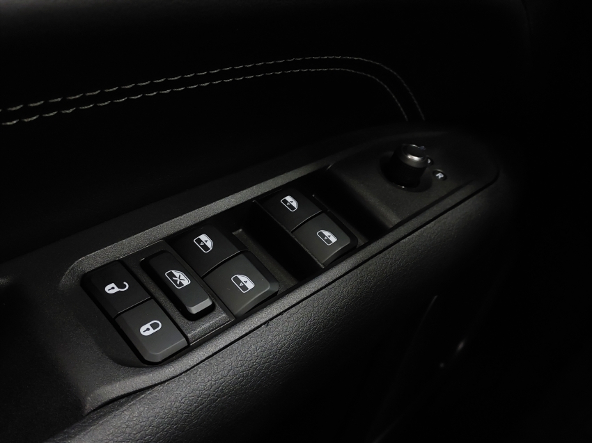 jeep compass 1.3 t270 turbo flex longitude at6 4p automatico 2025