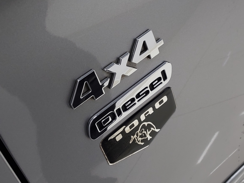 fiat toro 2.0 16v turbo diesel volcano 4wd at9 4p automatico 2021