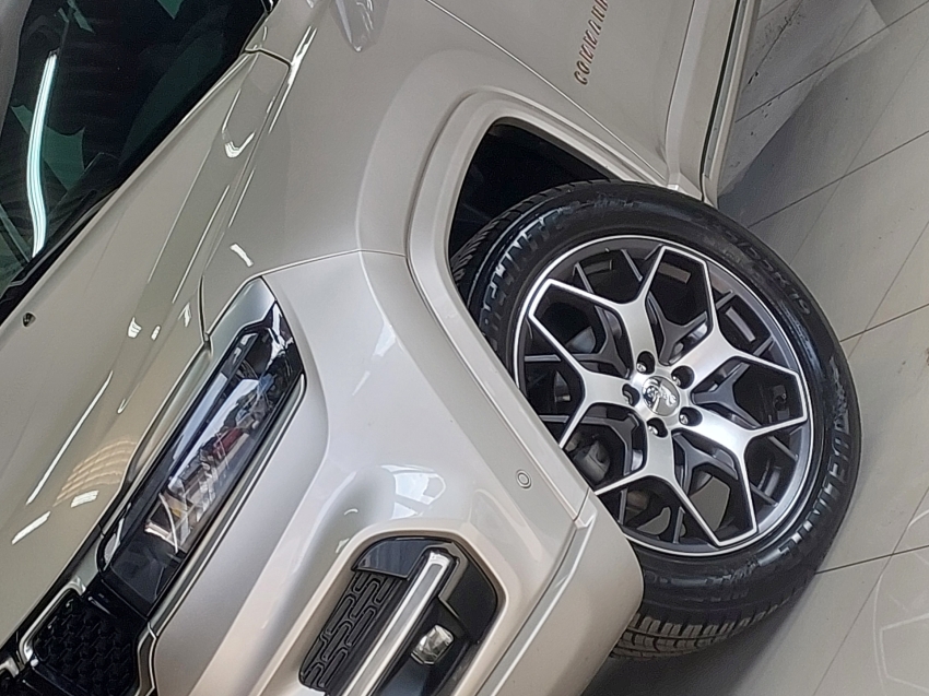 jeep commander 2.0 td380 turbo diesel overland at9 4p automatico 2022