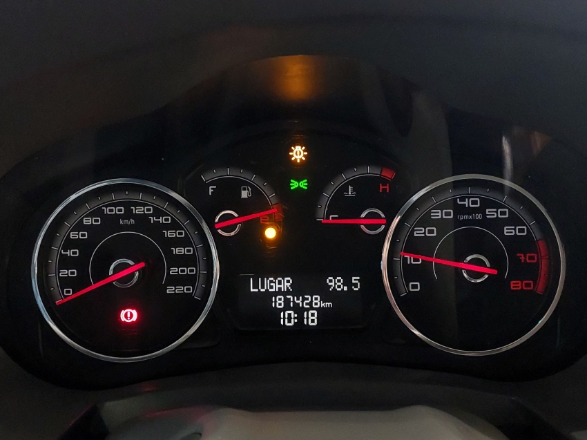 fiat palio 1.4 mpi attractive 8v flex 4p manual 2013