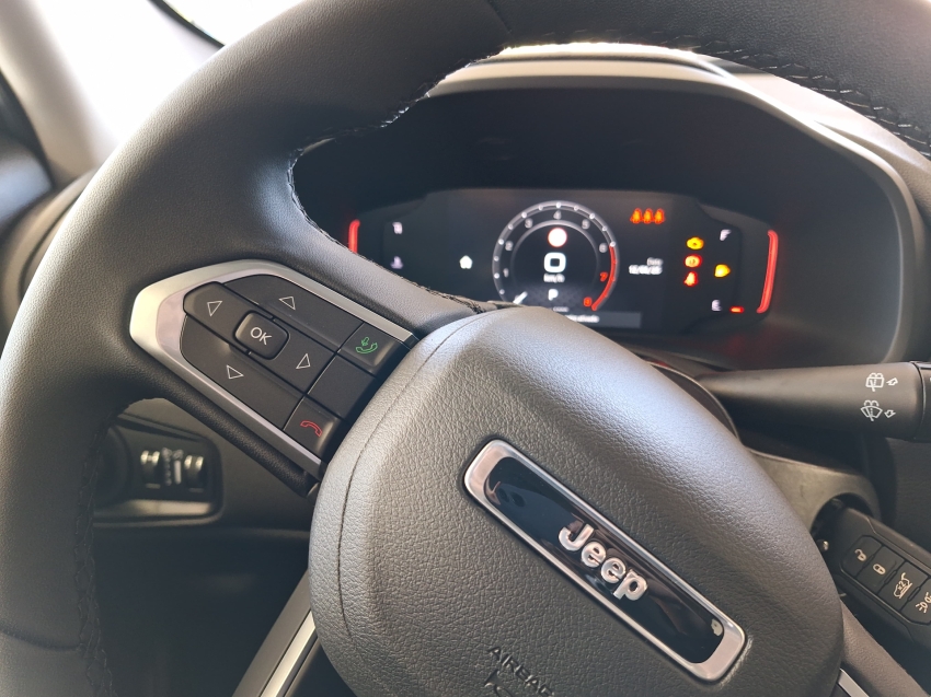 jeep renegade 1.3 t270 turbo flex longitude at6 4p automatico 2025