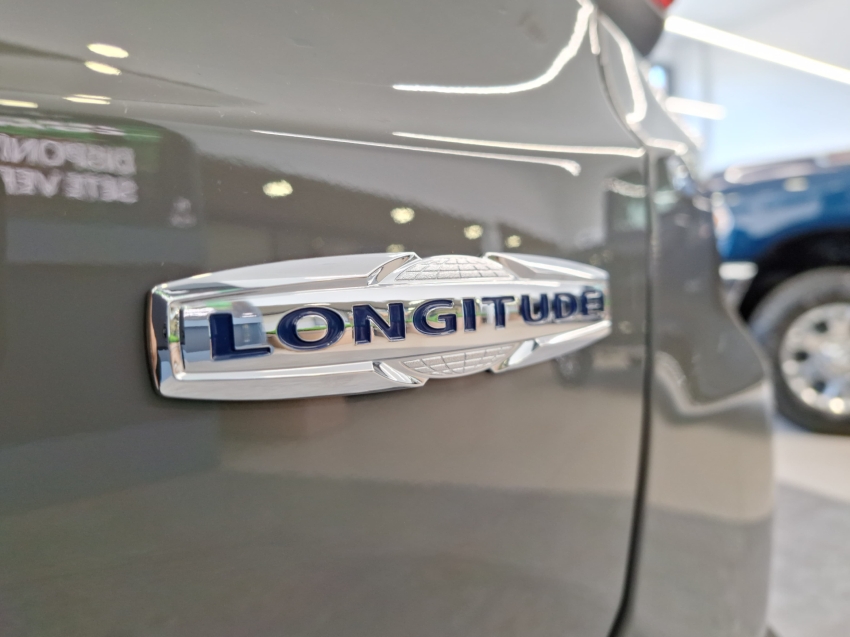 jeep renegade 1.3 t270 turbo flex longitude at6 4p automatico 2025
