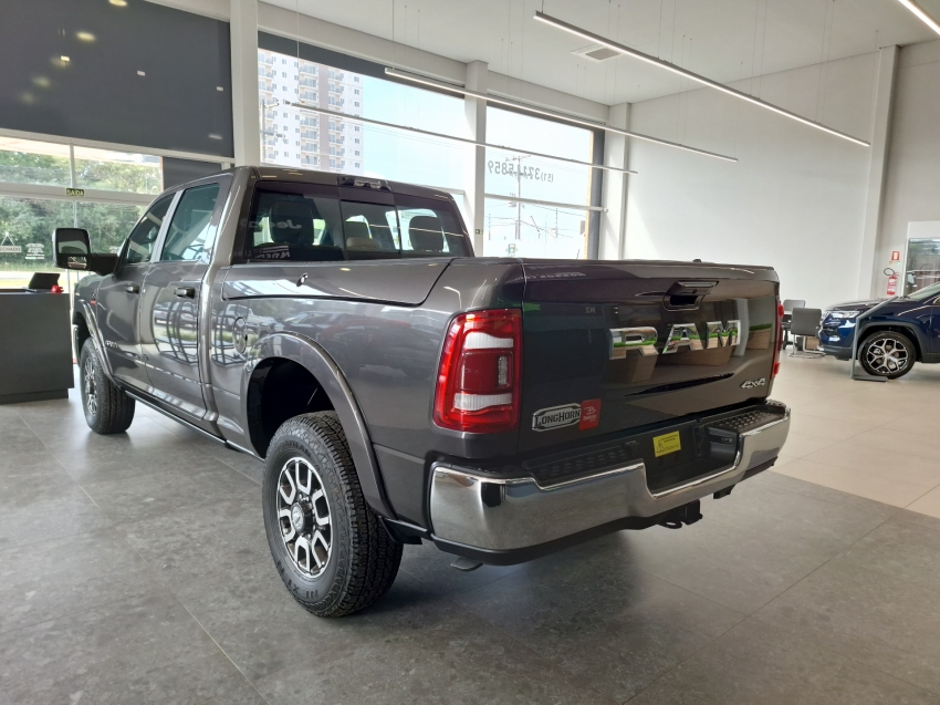 ram 3500 6.7 i6 turbo diesel limited longhorn cd 4x4 automatico 4p 2024