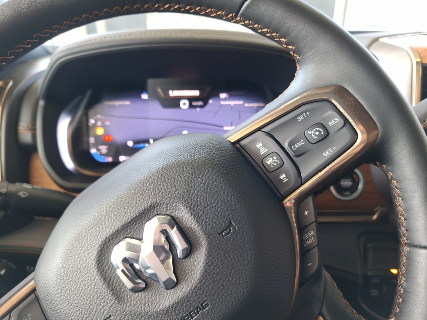 ram 3500 6.7 i6 turbo diesel limited longhorn cd 4x4 automatico 4p 2024