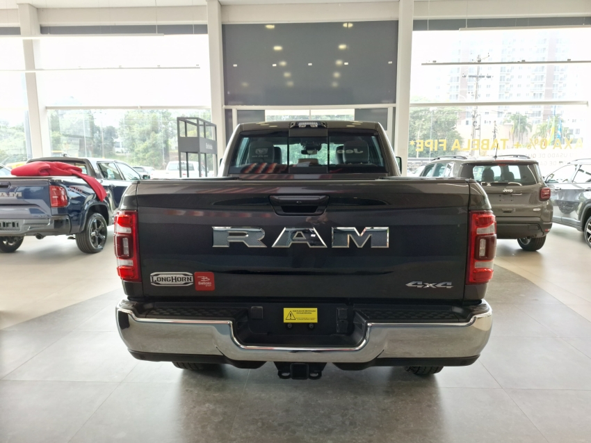 ram 3500 6.7 i6 turbo diesel limited longhorn cd 4x4 automatico 4p 2024