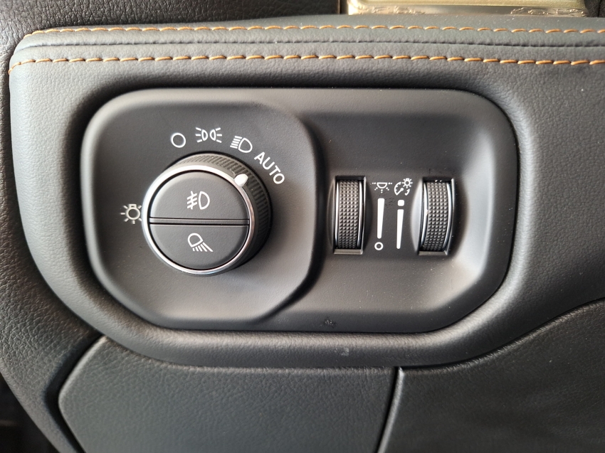 ram 3500 6.7 i6 turbo diesel limited longhorn cd 4x4 automatico 4p 2024