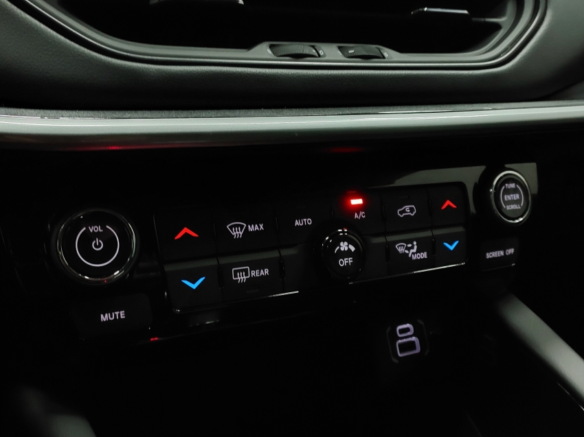 jeep commander 1.3 t270 turbo flex longitude at6 4p automatico 2025