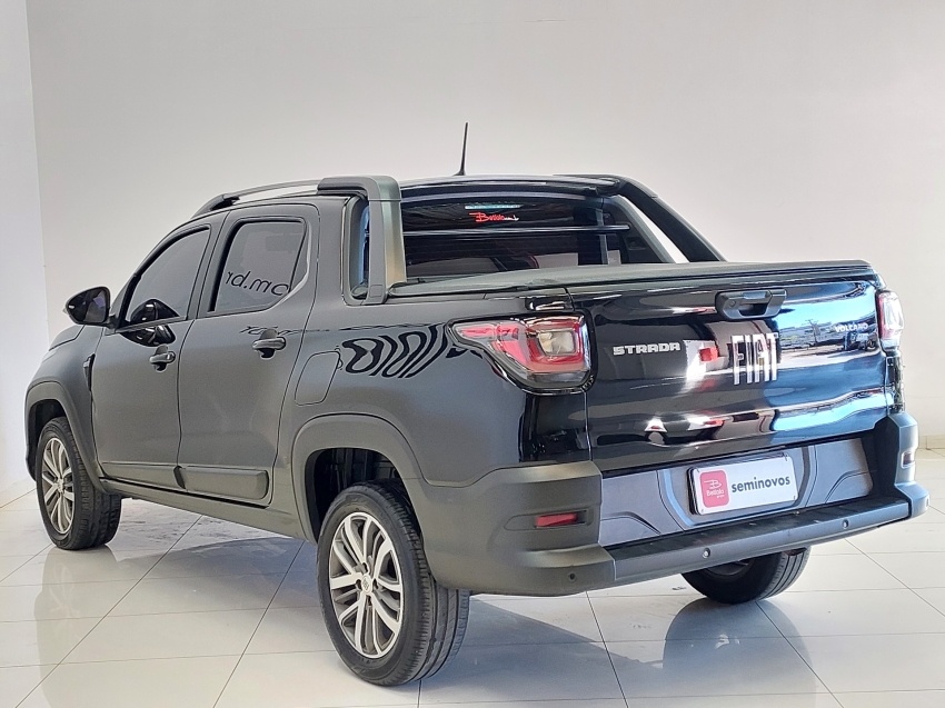 fiat strada 1.3 firefly flex volcano cd cvt 4p automatico 2023