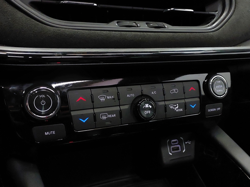 jeep commander 2.0 hurricane 4 turbo gasolina blackhawk at9 4p automatico 2025