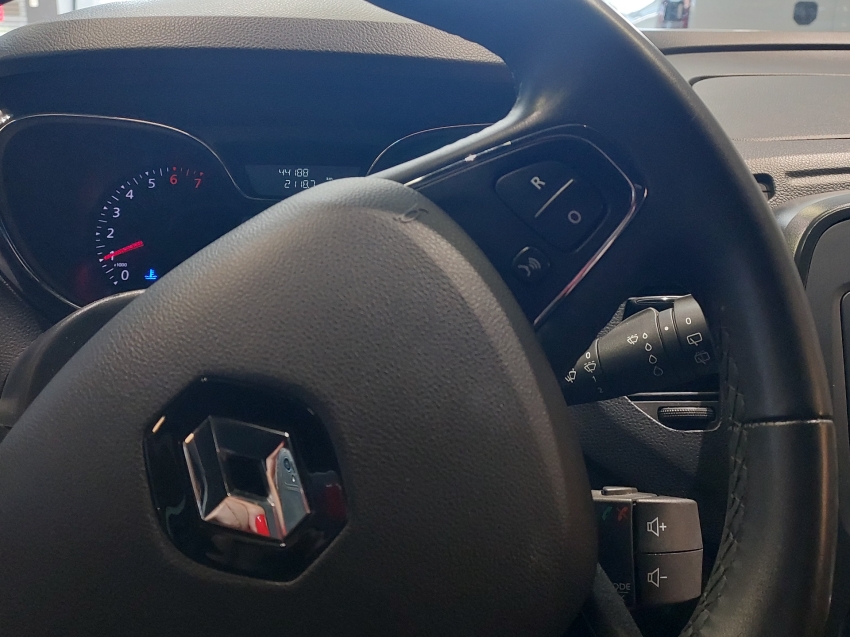 renault captur 1.6 16v sce flex life x-tronic 4p automatico 2021