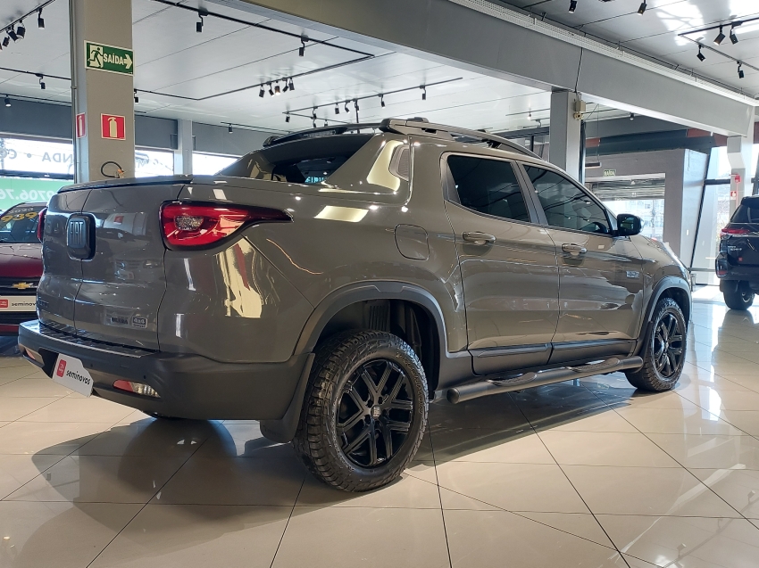 fiat toro 2.0 16v turbo diesel ultra 4wd at9 4p automatico 2023